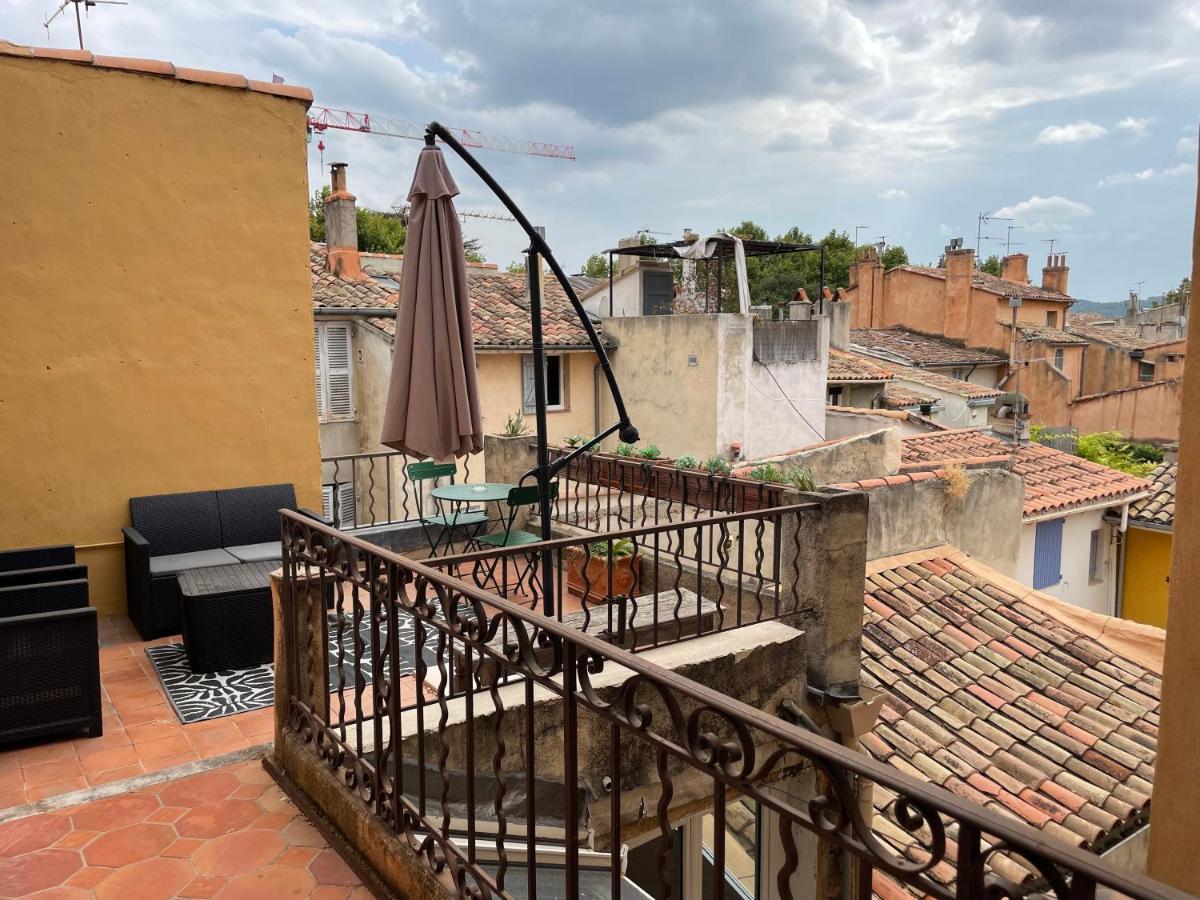 Une Terrasse Sur Les Toits Екс ан Прованс Екстериор снимка